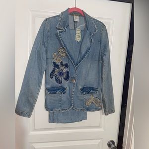 Gently used jeans jacket and pants, woman sz jacket xl and pants are sz 16.